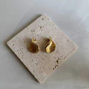 Ameline Gold Earrings