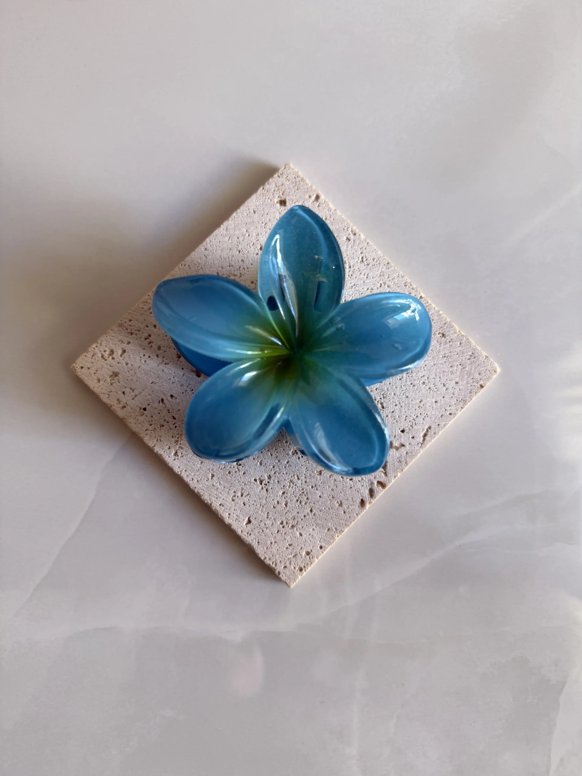 Blossom Blue Clip