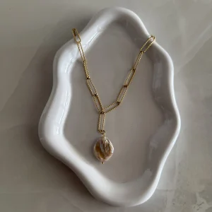 Etolie Pearl
