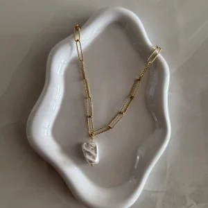 Etolie White Pearl