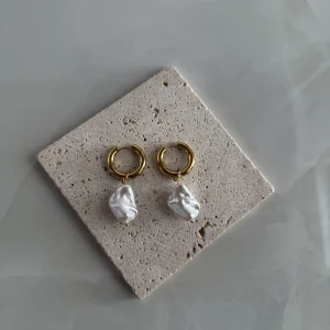 Etolie White Pearl Earrings